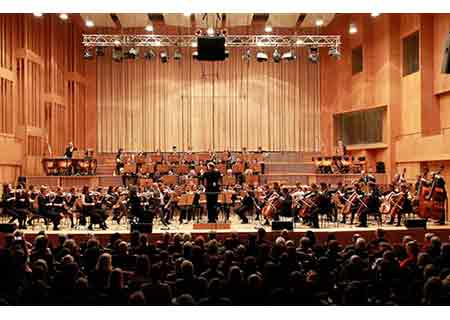 Zwischen Sehnsucht und Hoffnung - Junges Orchester der FU